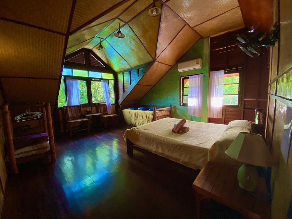 Shanti Lodge Phuket — Hotel rooms in Chalong, Phuket Province