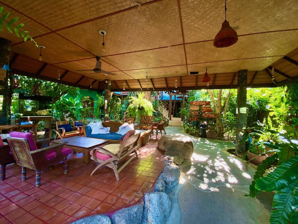 Shanti Lodge Phuket — Hotel building in Chalong, Phuket Province