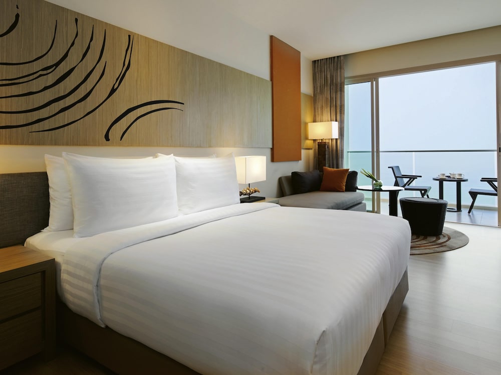 Mövenpick Siam Hotel Na Jomtien Pattaya — Hotel rooms in Sattahip, Chonburi
