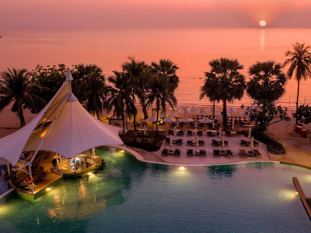 Mövenpick Siam Hotel Na Jomtien Pattaya — Restaurant & bars in Sattahip, Chonburi