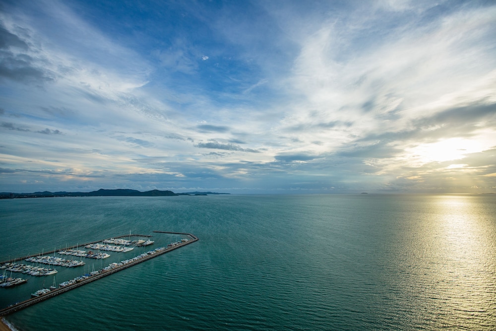 Mövenpick Siam Hotel Na Jomtien Pattaya — Attractions in the area in Sattahip, Chonburi