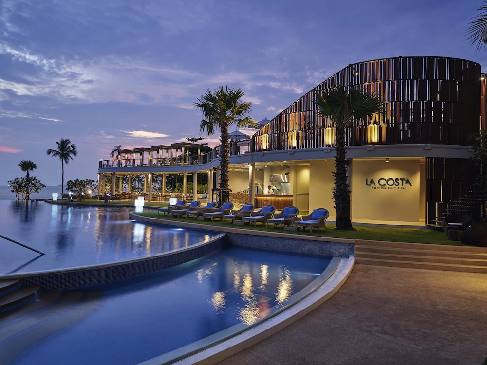 Mövenpick Siam Hotel Na Jomtien Pattaya — Restaurant & bars in Sattahip, Chonburi