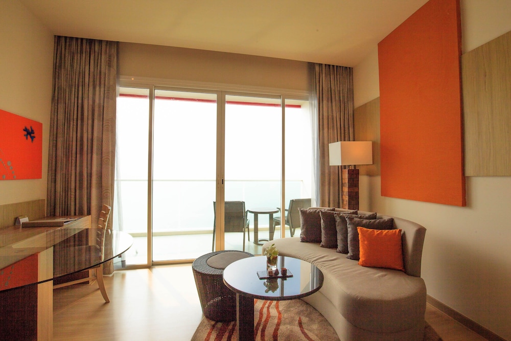 Mövenpick Siam Hotel Na Jomtien Pattaya — Hotel rooms in Sattahip, Chonburi