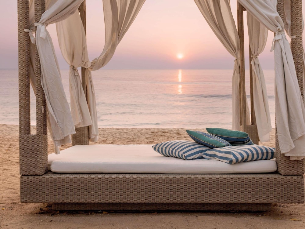 Mövenpick Siam Hotel Na Jomtien Pattaya — Beach in Sattahip, Chonburi