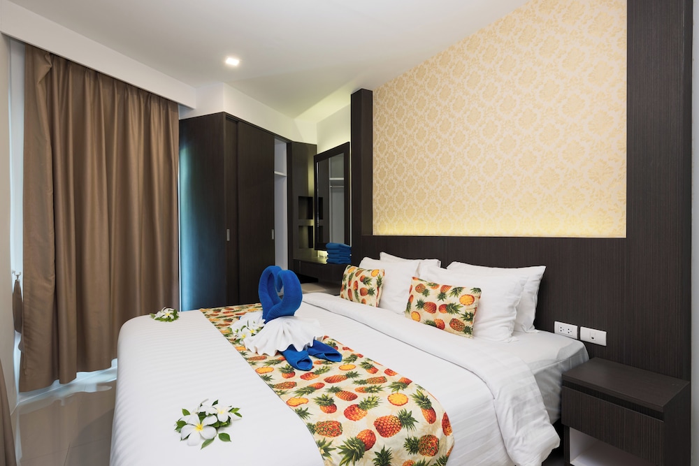 Patong Bay Hill Resort — Hotel rooms in Patong Beach, Phuket Province