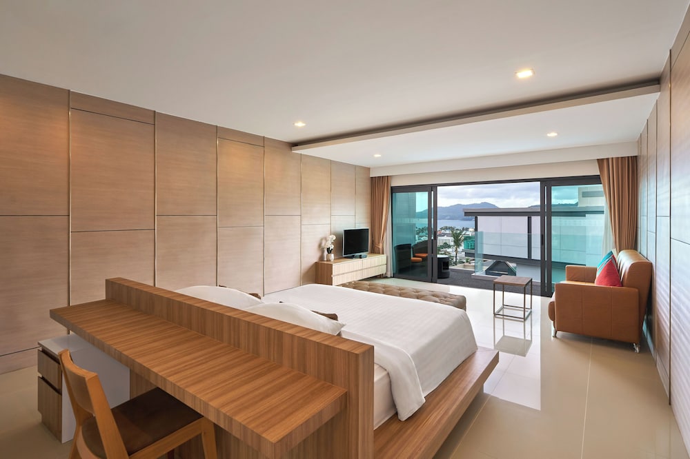 Patong Bay Hill Resort — Hotel rooms in Patong Beach, Phuket Province