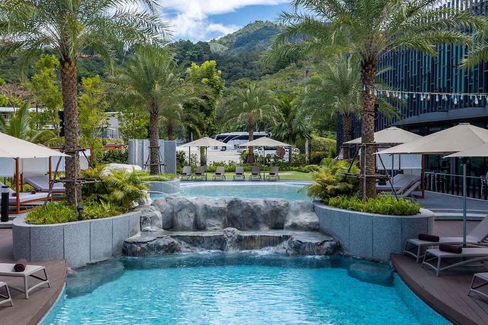 Patong Bay Hill Resort — Swimming pool in Patong Beach, Phuket Province