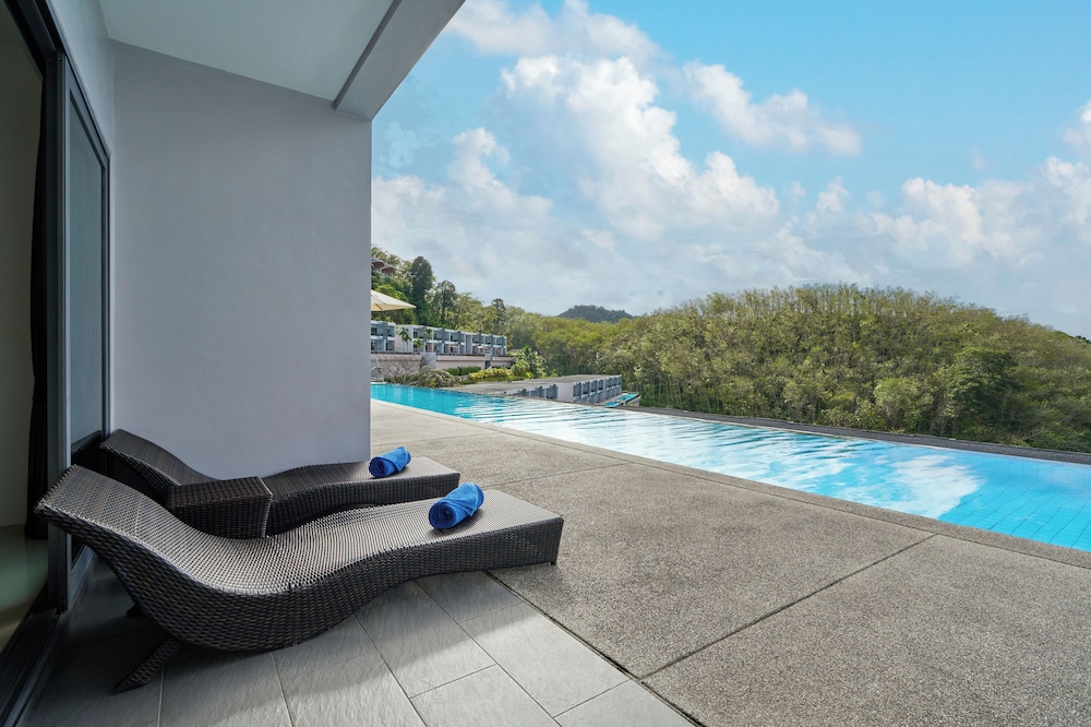 Patong Bay Hill Resort — Swimming pool in Patong Beach, Phuket Province