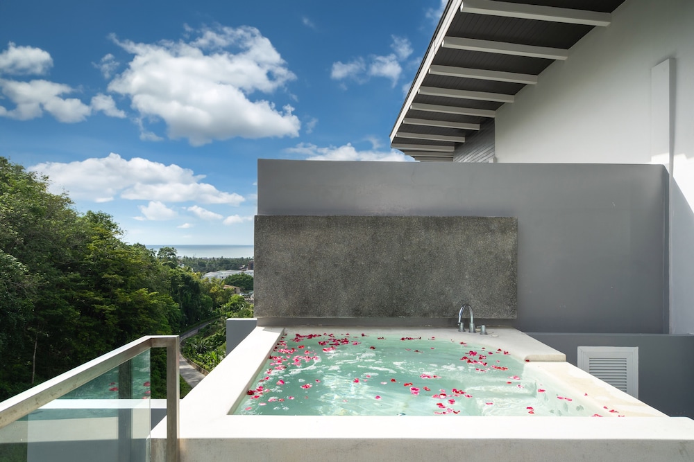 Patong Bay Hill Resort — Spa in Patong Beach, Phuket Province