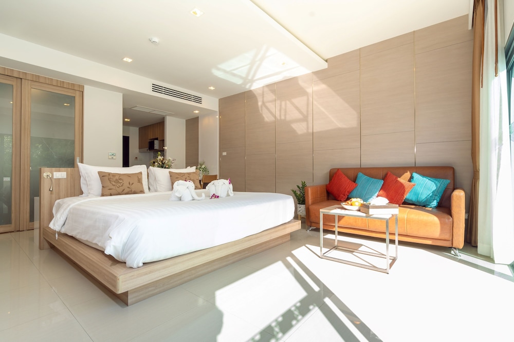 Patong Bay Hill Resort — Hotel rooms in Patong Beach, Phuket Province