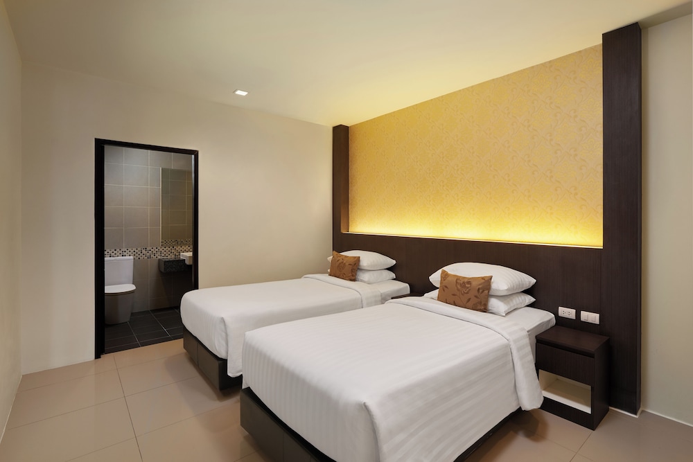 Patong Bay Hill Resort — Hotel rooms in Patong Beach, Phuket Province
