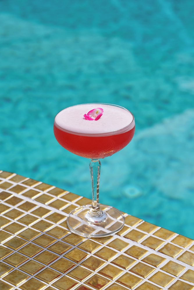 Patong Bay Hill Resort — Restaurant & bars in Patong Beach, Phuket Province
