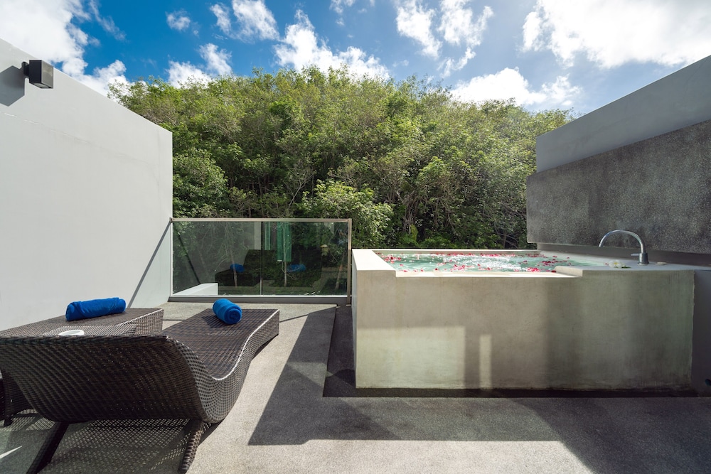 Patong Bay Hill Resort — Swimming pool in Patong Beach, Phuket Province
