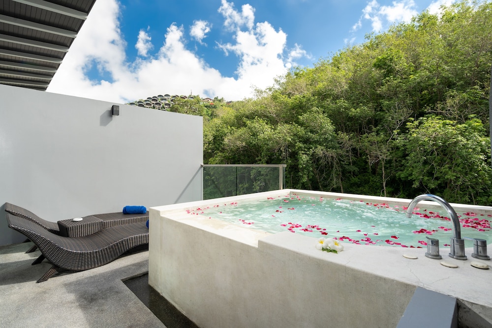 Patong Bay Hill Resort — Spa in Patong Beach, Phuket Province