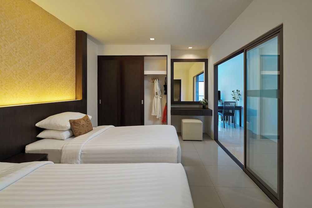 Patong Bay Hill Resort — Hotel rooms in Patong Beach, Phuket Province