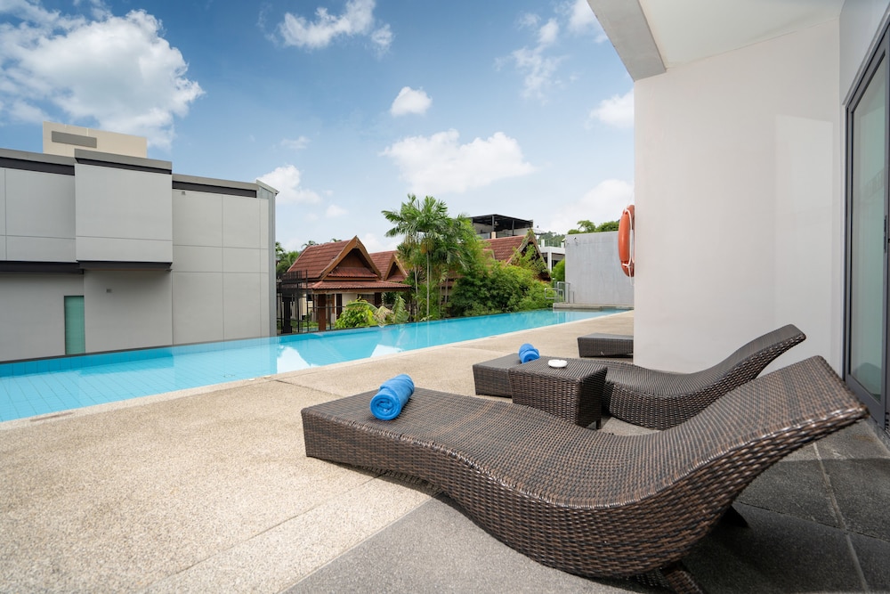 Patong Bay Hill Resort — Swimming pool in Patong Beach, Phuket Province