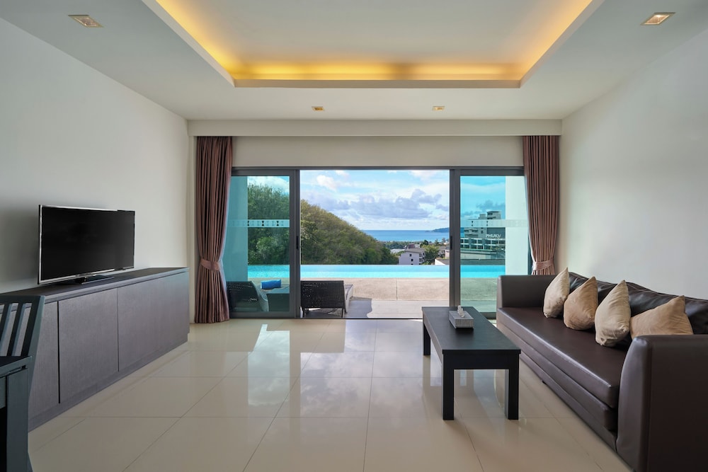 Patong Bay Hill Resort — Hotel rooms in Patong Beach, Phuket Province