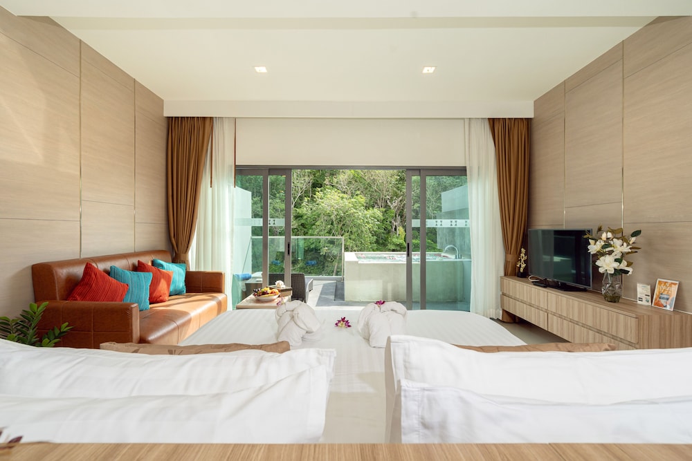 Patong Bay Hill Resort — Hotel rooms in Patong Beach, Phuket Province