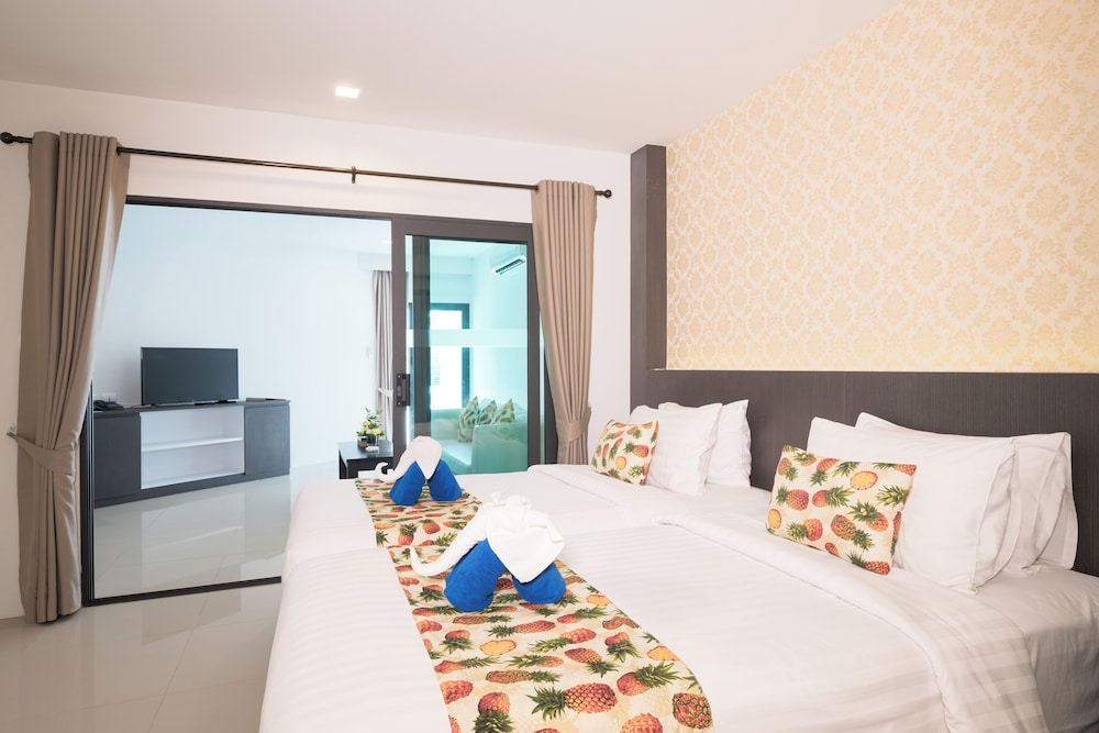 Patong Bay Hill Resort — Hotel rooms in Patong Beach, Phuket Province