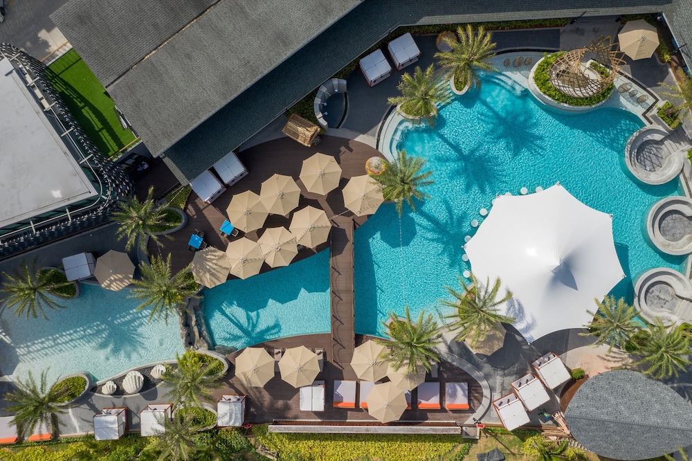 Patong Bay Hill Resort — Swimming pool in Patong Beach, Phuket Province