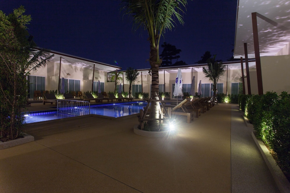 Chalong Princess Pool Villa Resort — Swimming pool in Chalong, Phuket Province