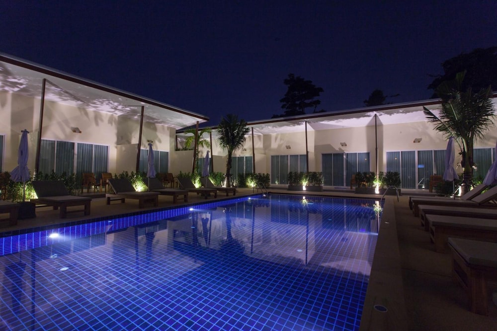 Chalong Princess Pool Villa Resort — Swimming pool in Chalong, Phuket Province
