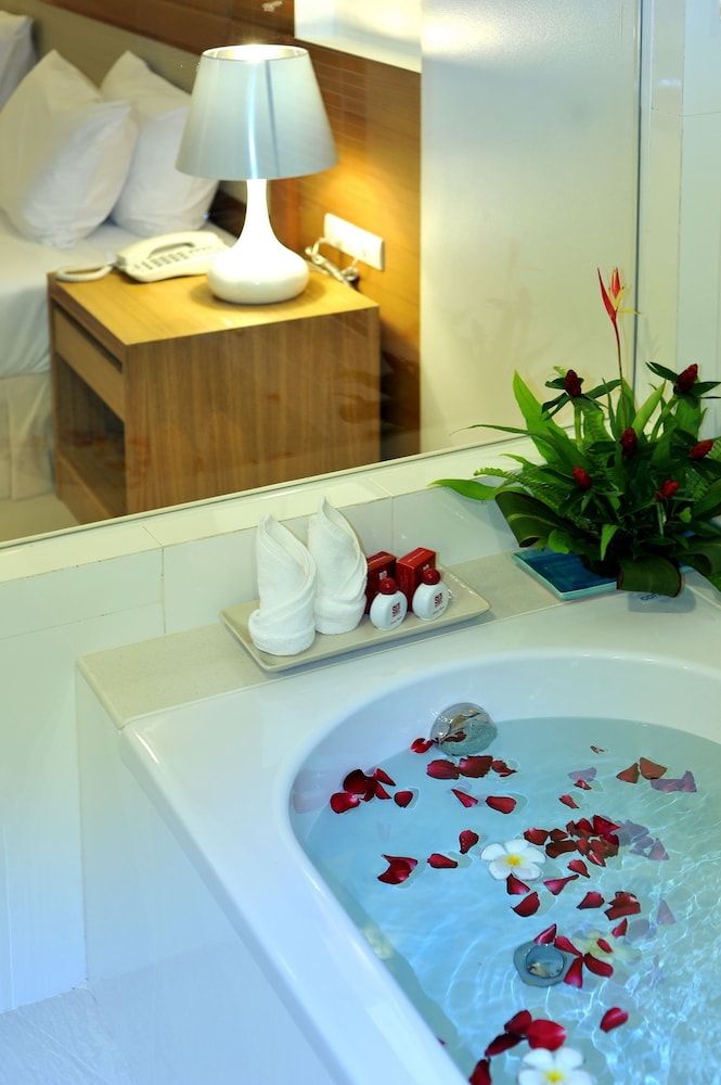 Chalong Princess Pool Villa Resort — Hotel rooms in Chalong, Phuket Province
