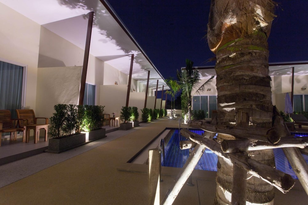Chalong Princess Pool Villa Resort — Hotel building in Chalong, Phuket Province