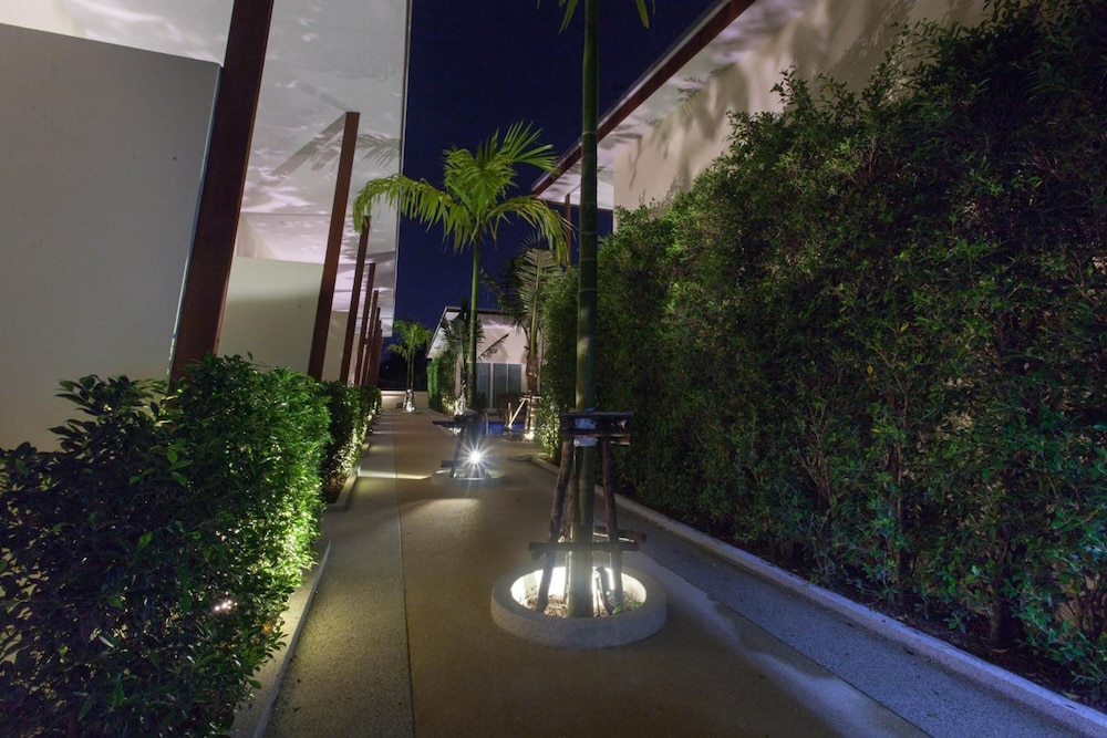 Chalong Princess Pool Villa Resort — Hotel building in Chalong, Phuket Province