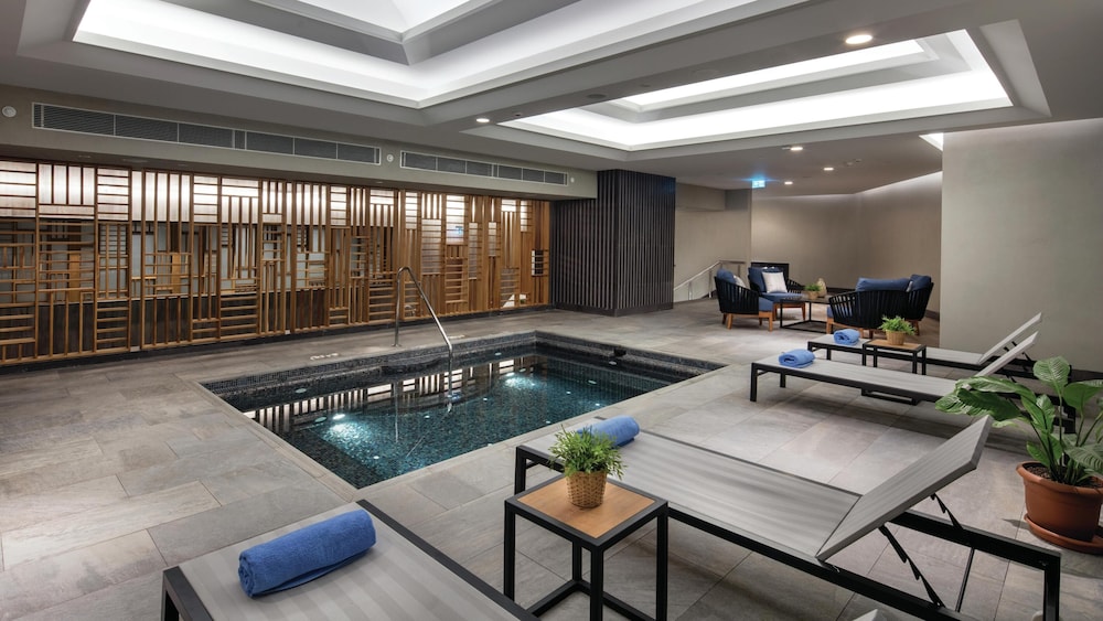 Hilton Istanbul Maslak — Swimming pool in Istanbul, Istanbul