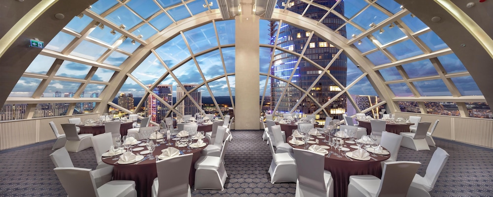 Hilton Istanbul Maslak — Restaurant & bars in Istanbul, Istanbul