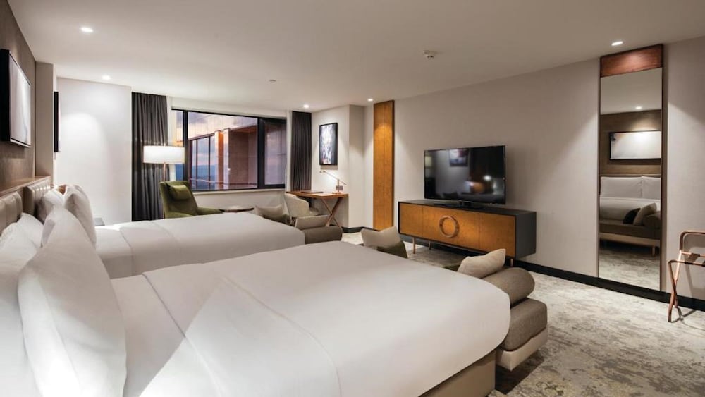 Hilton Istanbul Maslak — Hotel rooms in Istanbul, Istanbul