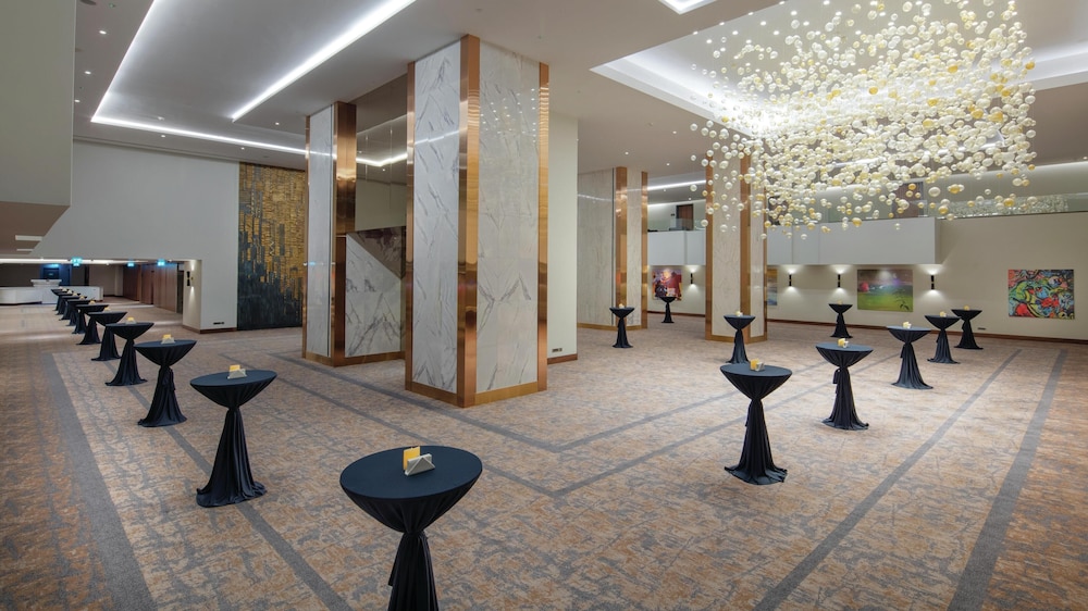 Hilton Istanbul Maslak — Hotel building in Istanbul, Istanbul