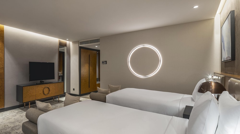 Hilton Istanbul Maslak — Hotel rooms in Istanbul, Istanbul