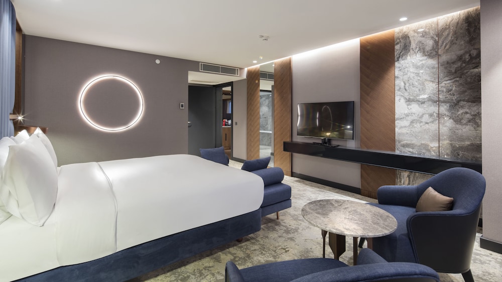 Hilton Istanbul Maslak — Hotel rooms in Istanbul, Istanbul