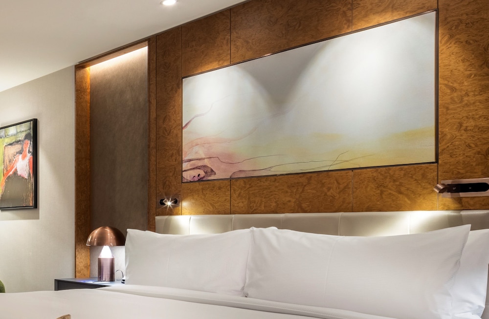 Hilton Istanbul Maslak — Hotel rooms in Istanbul, Istanbul