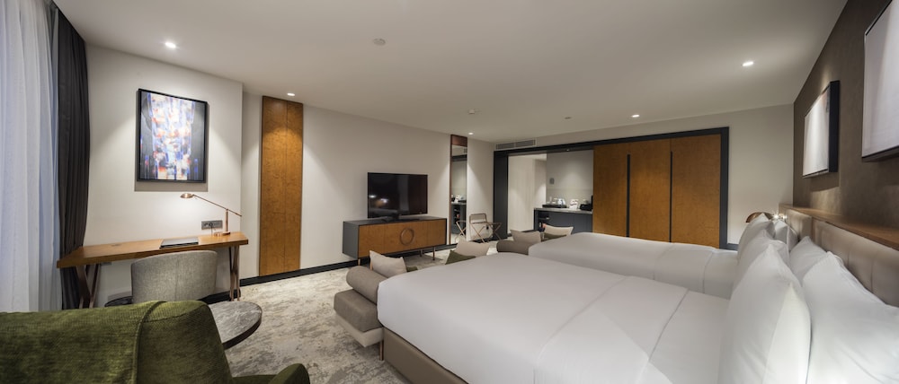 Hilton Istanbul Maslak — Hotel rooms in Istanbul, Istanbul