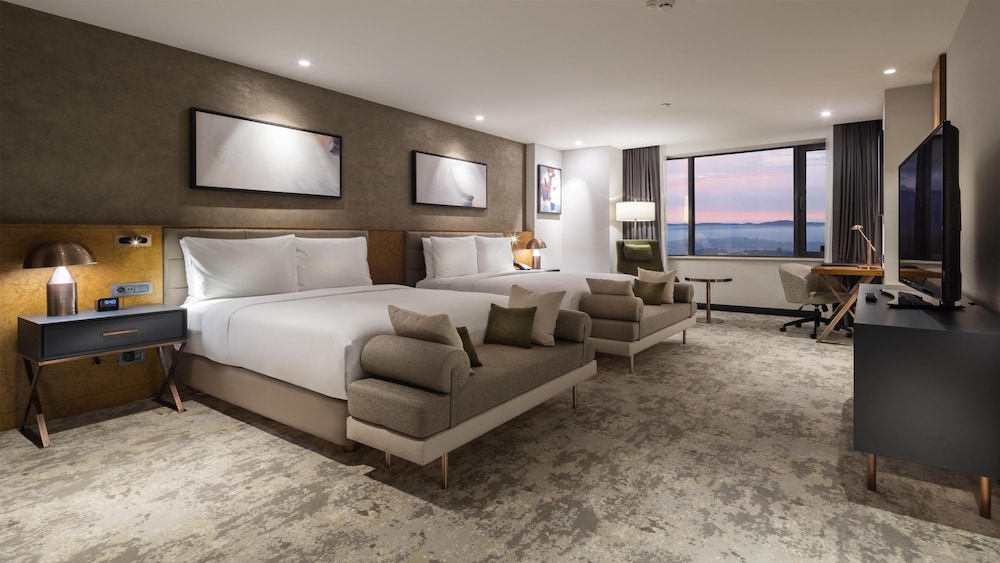 Hilton Istanbul Maslak — Hotel rooms in Istanbul, Istanbul