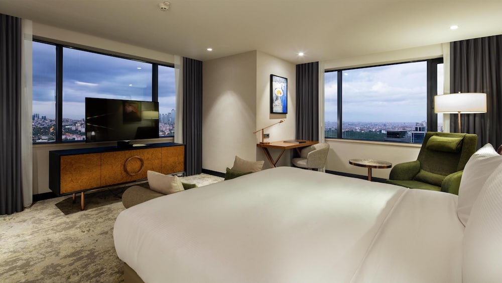 Hilton Istanbul Maslak — Hotel rooms in Istanbul, Istanbul