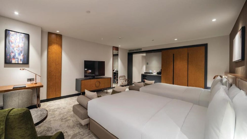 Hilton Istanbul Maslak — Hotel rooms in Istanbul, Istanbul