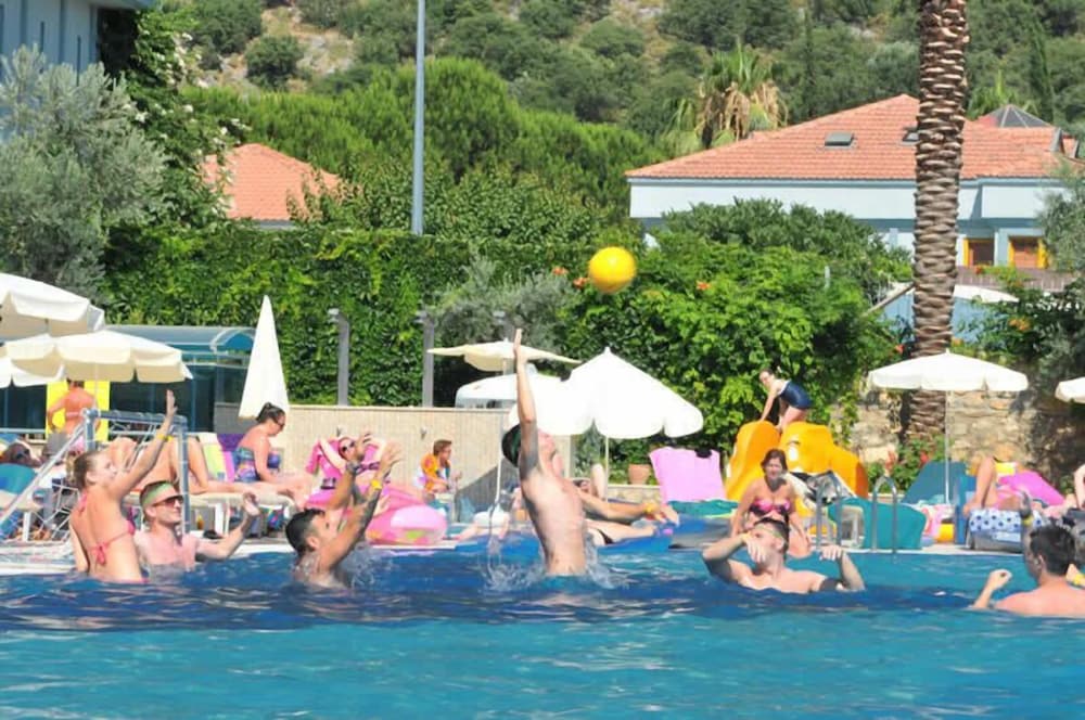 Montebello Resort & Spa – All Inclusive — Swimming pool in Fethiye, Mugla
