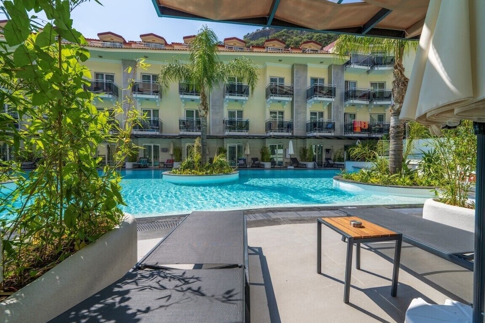 Montebello Resort & Spa – All Inclusive — Swimming pool in Fethiye, Mugla