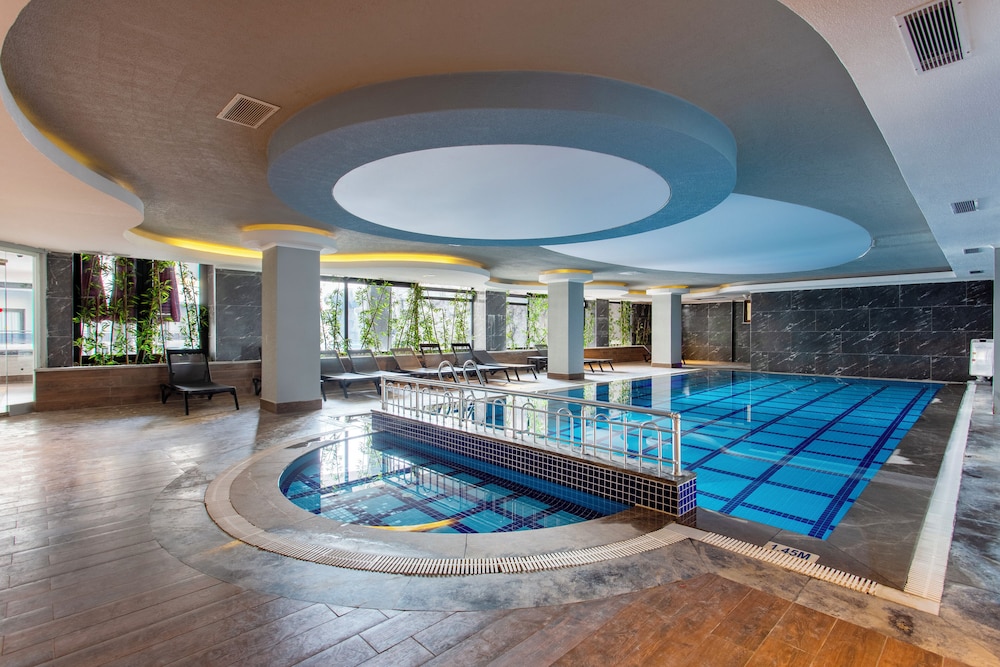 NoxInn Deluxe Hotel - All inclusive — Swimming pool in Alanya