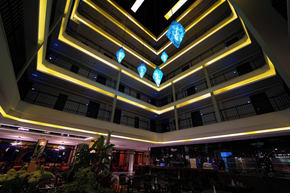 NoxInn Deluxe Hotel - All inclusive — Restaurant & bars in Alanya