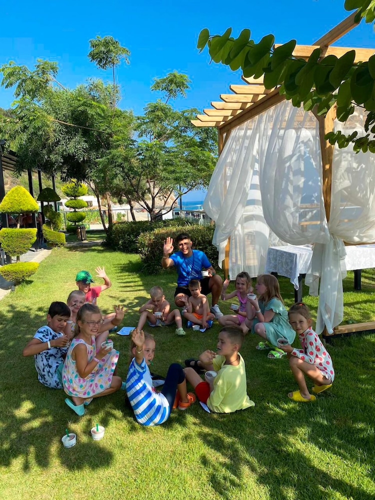 NoxInn Deluxe Hotel - All inclusive — Attractions for children in Alanya