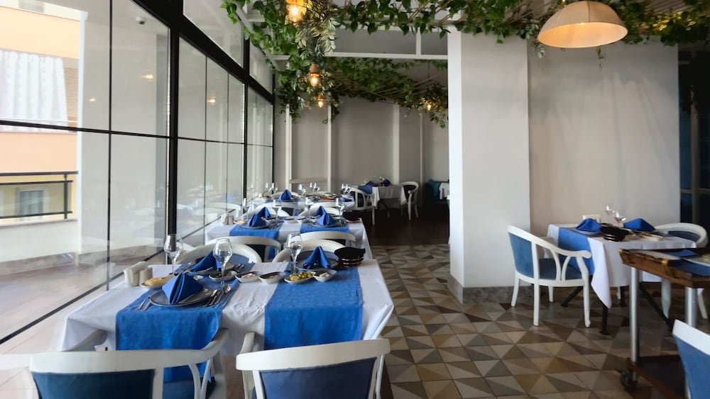 NoxInn Deluxe Hotel - All inclusive — Restaurant & bars in Alanya