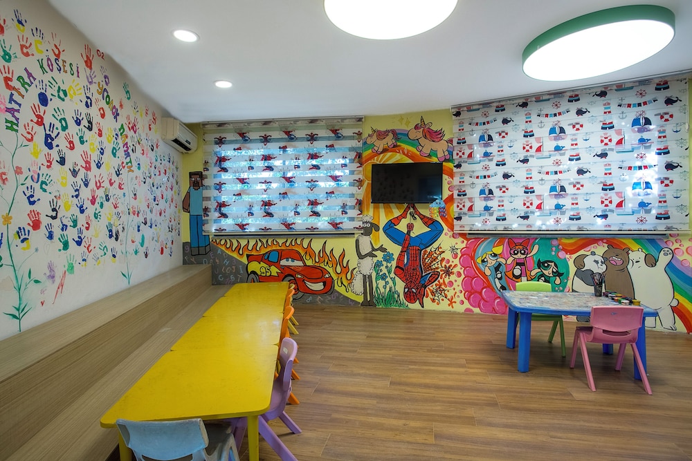 NoxInn Deluxe Hotel - All inclusive — Attractions for children in Alanya