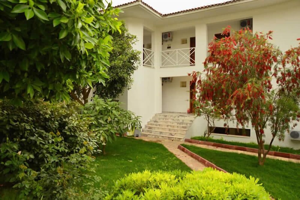 White Hotel — Hotel building in Fethiye, Mugla