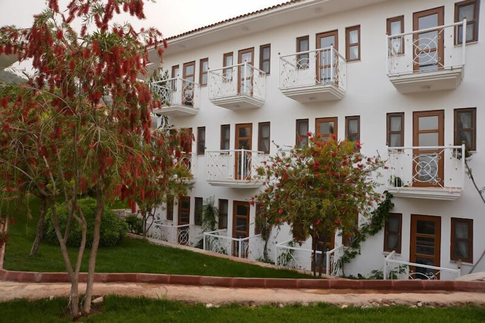 White Hotel — Hotel building in Fethiye, Mugla