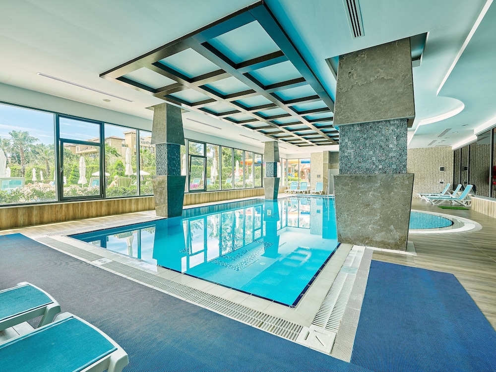Luna Blanca Resort & Spa - All Inclusive — Swimming pool in Side